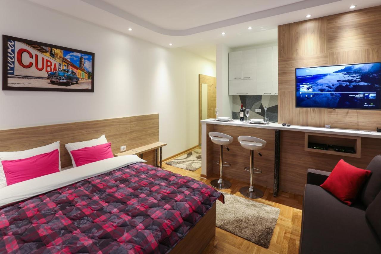 Apartment Promenada 30 Novi Sad Buitenkant foto