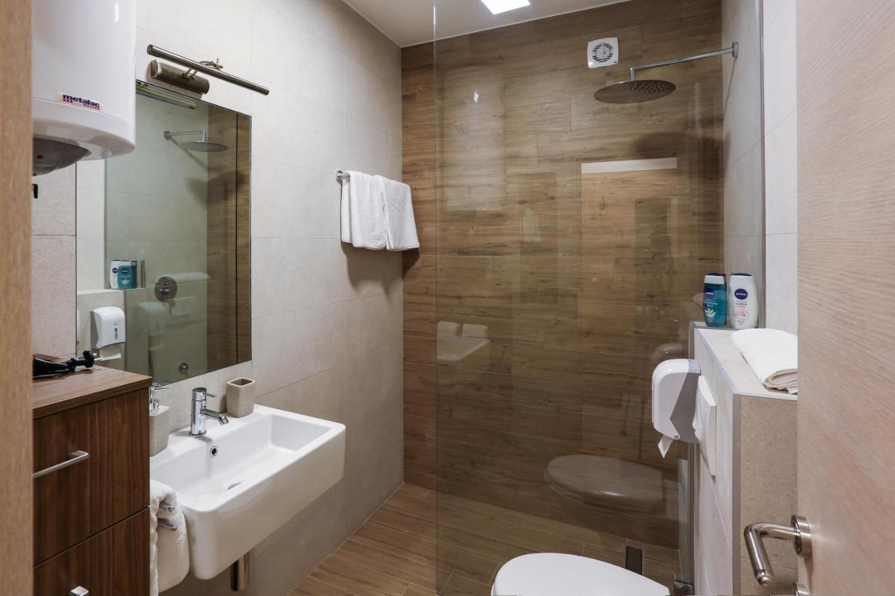 Apartment Promenada 30 Novi Sad Buitenkant foto