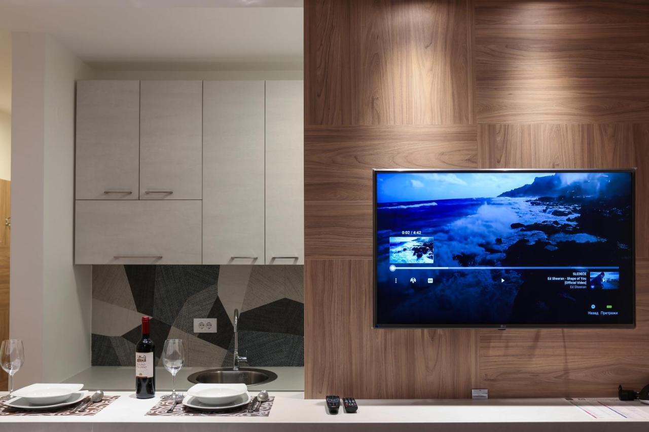 Apartment Promenada 30 Novi Sad Buitenkant foto