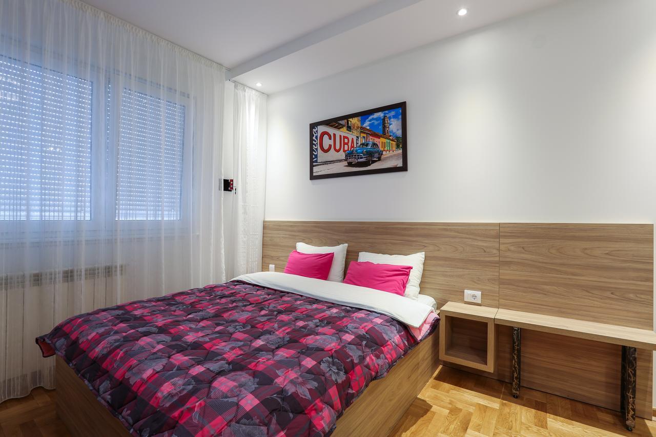 Apartment Promenada 30 Novi Sad Buitenkant foto
