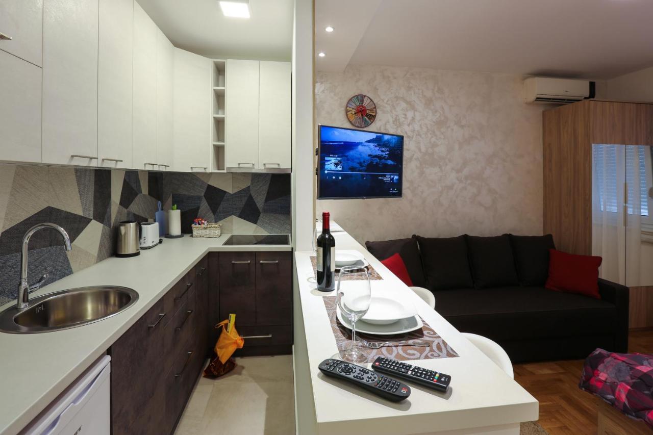 Apartment Promenada 30 Novi Sad Buitenkant foto