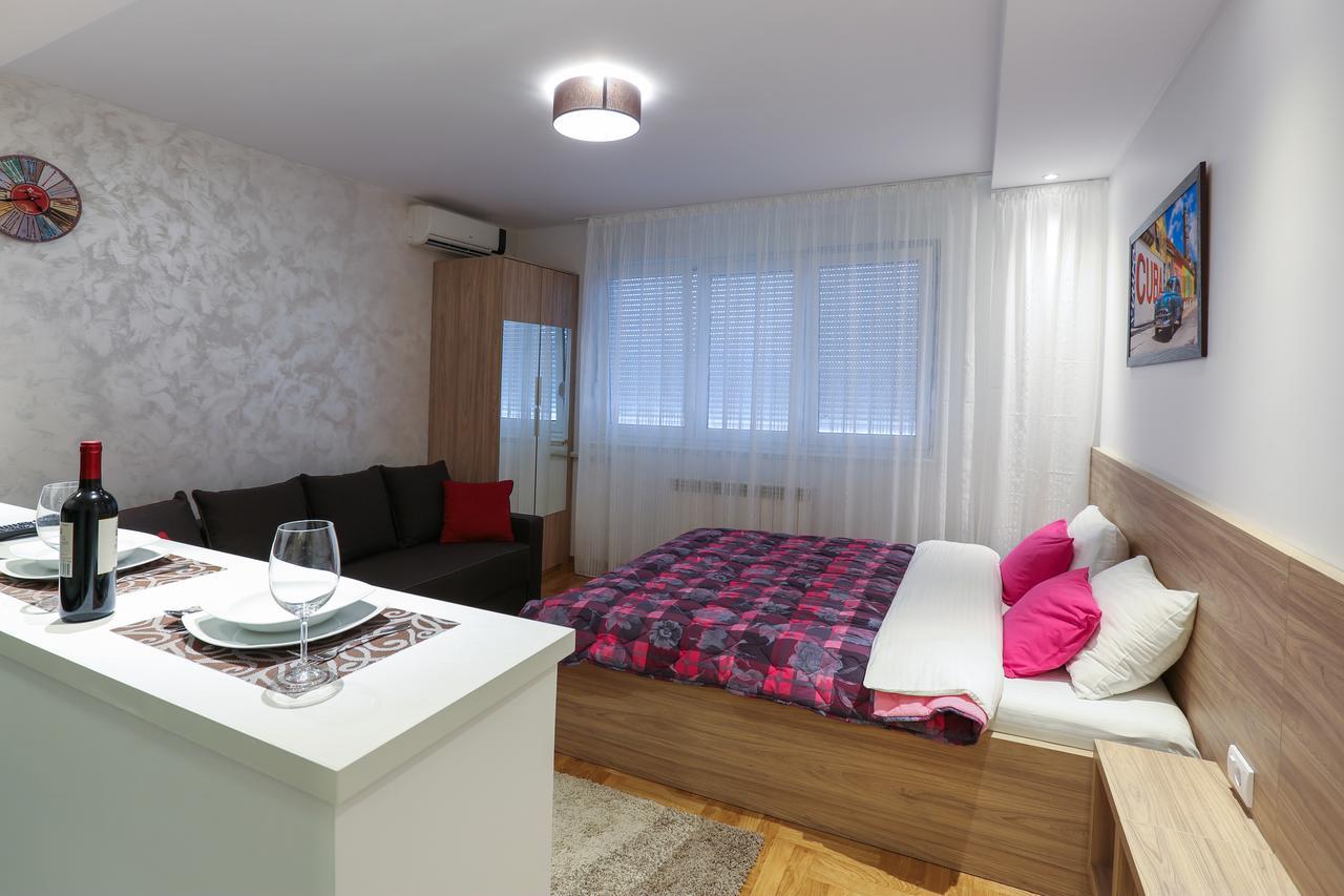 Apartment Promenada 30 Novi Sad Buitenkant foto