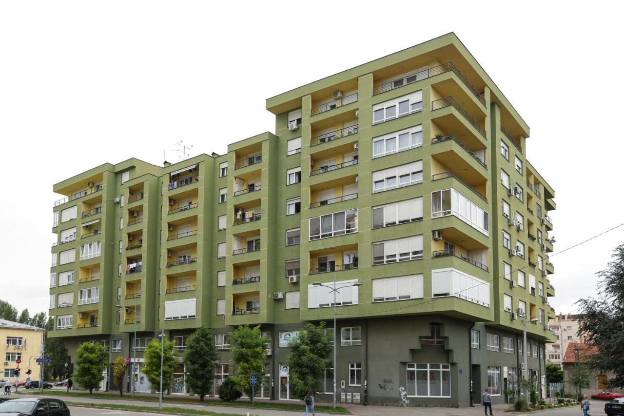 Apartment Promenada 30 Novi Sad Buitenkant foto